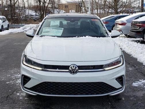 Opal White Pearl 2026 Volkswagen Jetta 1.4T SE