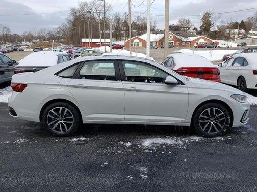 Opal White Pearl 2026 Volkswagen Jetta 1.4T SE