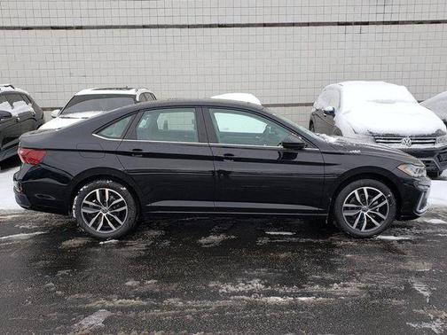 Deep Black 2026 Volkswagen Jetta 1.4T SE
