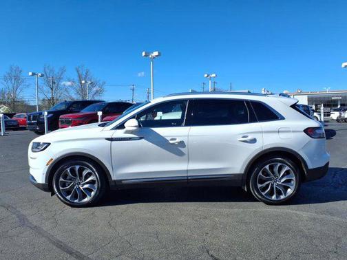 2023 Lincoln Nautilus Reserve