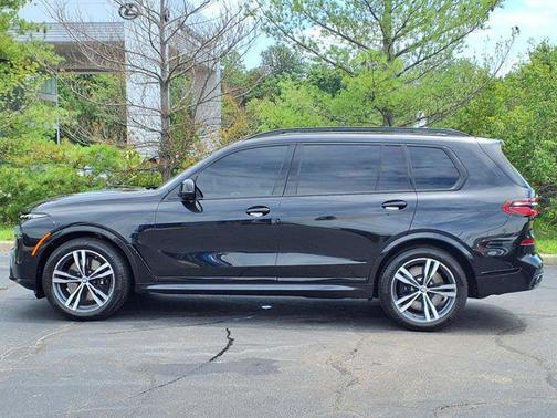 2024 BMW X7 M60i