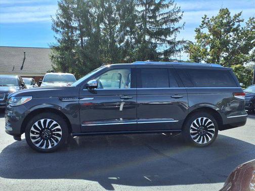 2022 Lincoln Navigator Black Label