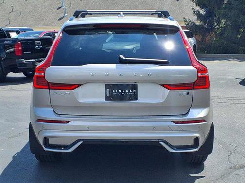 2025 Volvo XC60 B5 Plus