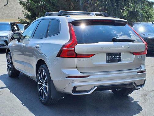 2025 Volvo XC60 B5 Plus