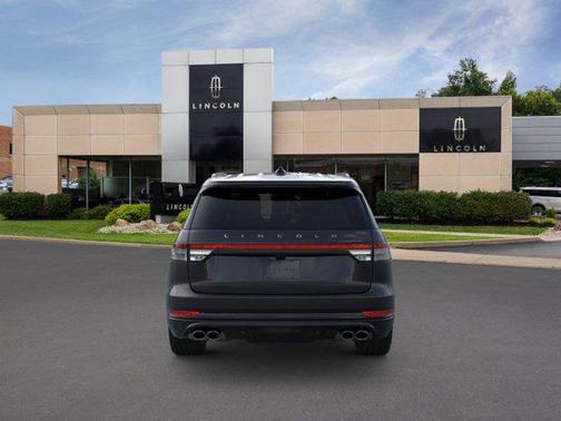 Infinite Black Metallic Clearcoat 2026 Lincoln Aviator Premiere