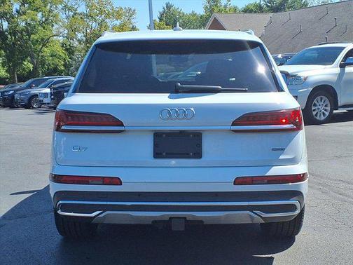 2021 Audi Q7 45 Premium