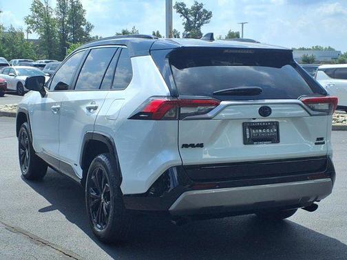 2024 Toyota RAV4 Hybrid SE