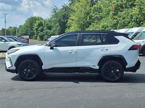 2024 Toyota RAV4 Hybrid SE