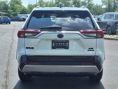 2024 Toyota RAV4 Hybrid SE