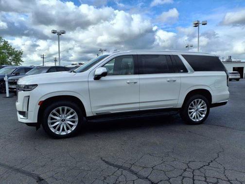 2022 Cadillac Escalade ESV Luxury