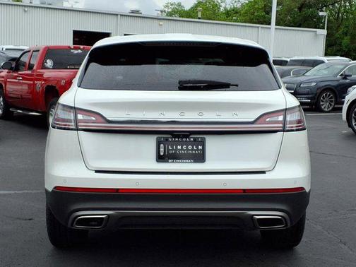 2022 Lincoln Nautilus Standard