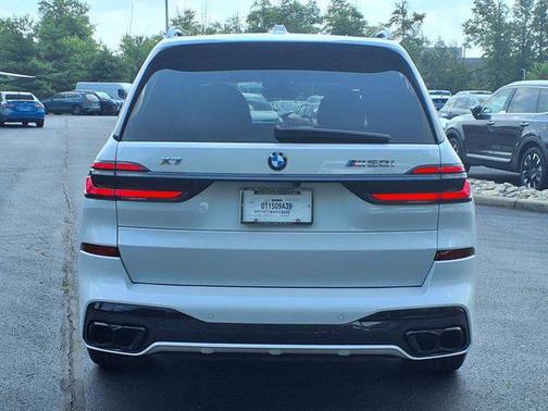 2024 BMW X7 M60i