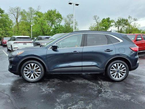 2022 Ford Escape Titanium