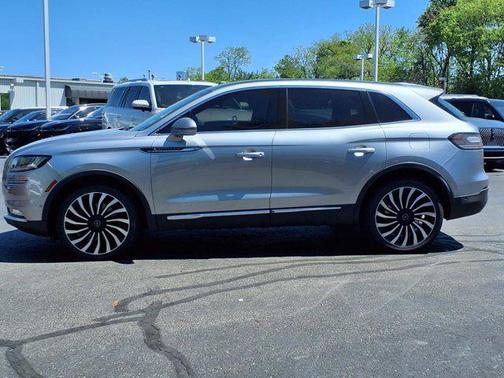 2022 Lincoln Nautilus Black Label