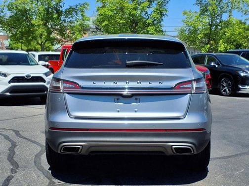 2022 Lincoln Nautilus Black Label