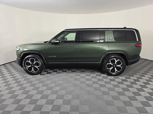 2023 Rivian R1S Adventure Package