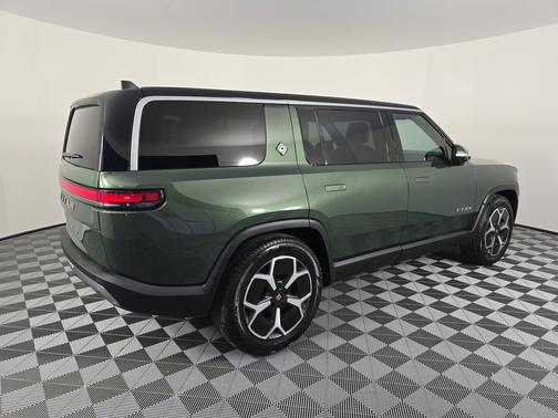 2023 Rivian R1S Adventure Package