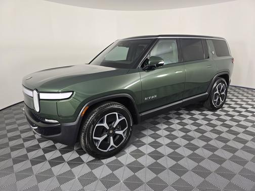 2023 Rivian R1S Adventure Package