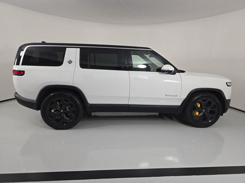 2023 Rivian R1S Adventure