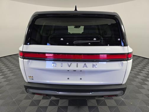 2023 Rivian R1S Adventure