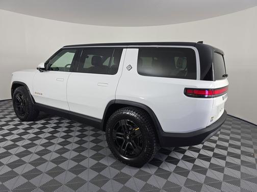2023 Rivian R1S Adventure
