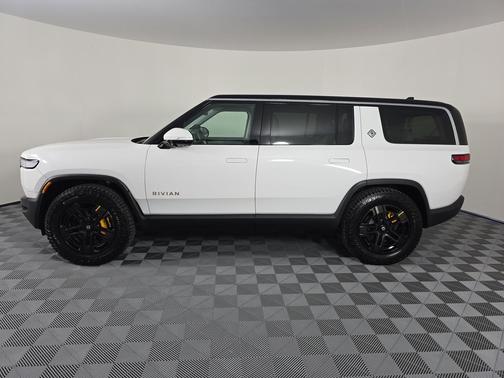 2023 Rivian R1S Adventure