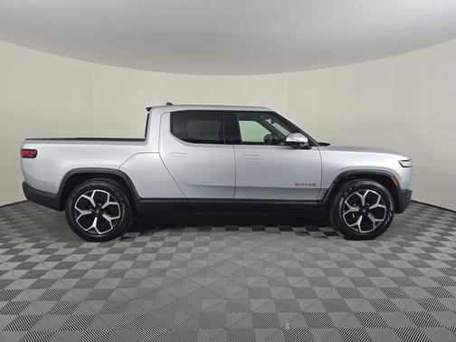 LA Silver 2022 Rivian R1T Adventure
