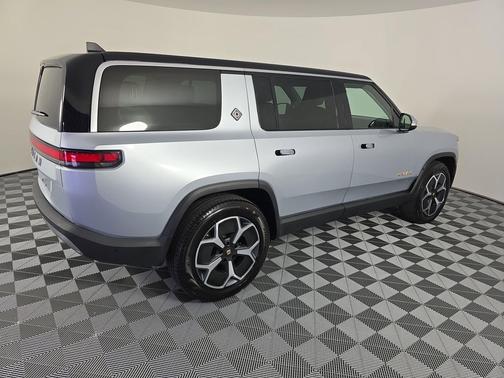2023 Rivian R1S Adventure