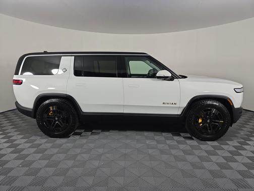 2023 Rivian R1S Adventure