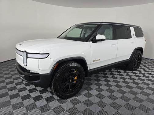 2023 Rivian R1S Adventure