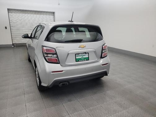 Silver Ice Metallic 2020 Chevrolet Sonic FWD Hatchback 1FL 5-Door