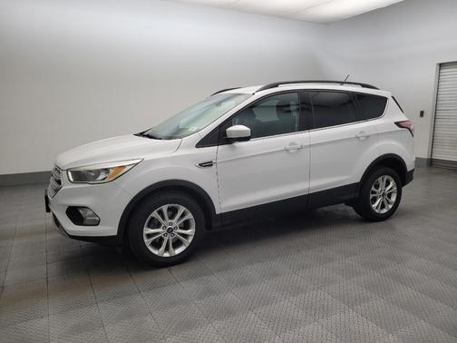 White 2018 Ford Escape SE