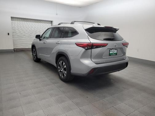 Celestial Silver Metallic 2020 Toyota Highlander XLE