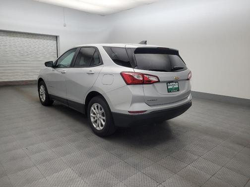 Silver Ice Metallic 2021 Chevrolet Equinox LS