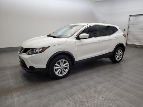 Glacier White 2018 Nissan Rogue Sport S