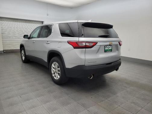 Silver Ice Metallic 2020 Chevrolet Traverse LS