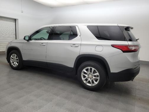 Silver Ice Metallic 2020 Chevrolet Traverse LS