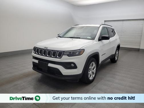 Bright White Clearcoat 2024 Jeep Compass Latitude