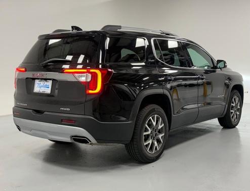 2022 GMC Acadia SLE