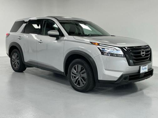 2022 Nissan Pathfinder S