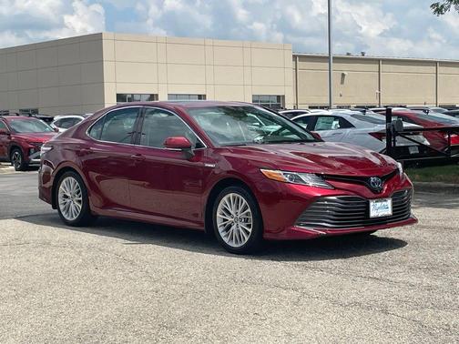 2019 Toyota Camry Hybrid XLE