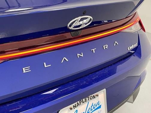 2022 Hyundai ELANTRA Limited