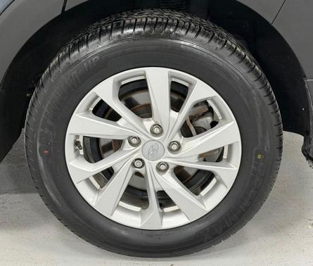 2021 Hyundai TUCSON SE