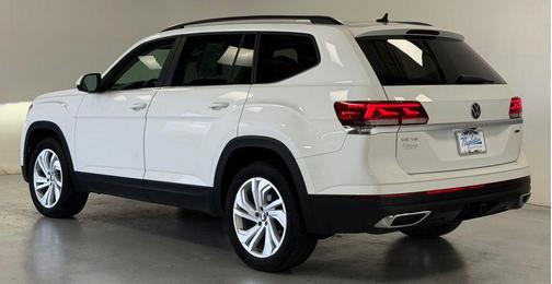 Pure White 2022 Volkswagen Atlas 3.6L SE w/Technology