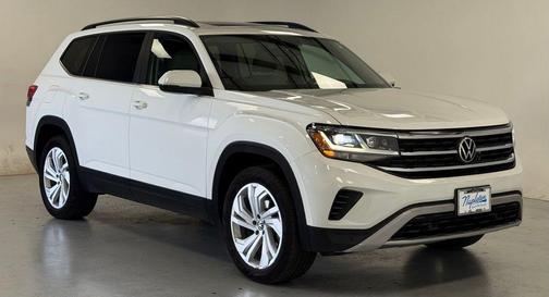 Pure White 2022 Volkswagen Atlas 3.6L SE w/Technology
