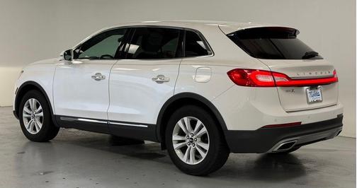 White Platinum Clearcoat Metallic 2016 Lincoln MKX Premiere