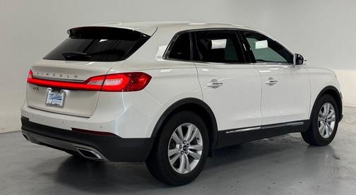 White Platinum Clearcoat Metallic 2016 Lincoln MKX Premiere