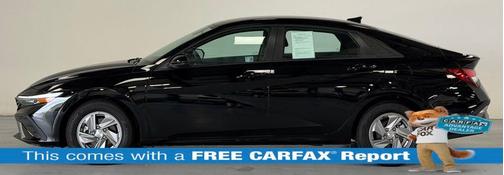 Black 2025 Hyundai ELANTRA SE