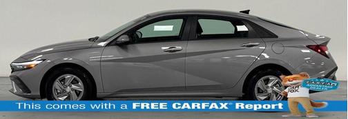 Metal 2025 Hyundai ELANTRA SE