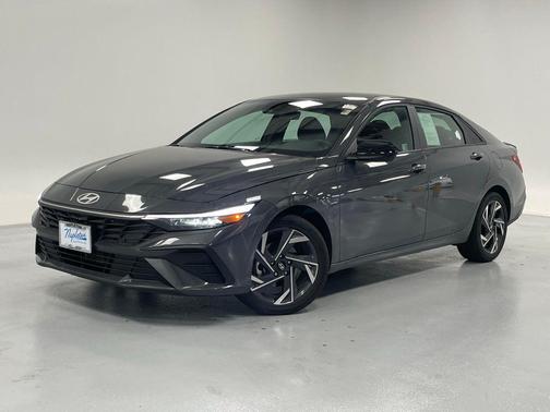 2025 Hyundai ELANTRA HEV SEL